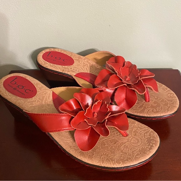 ☘️B.O.C. Orange Floral Wedge Sandals - Picture 2 of 6